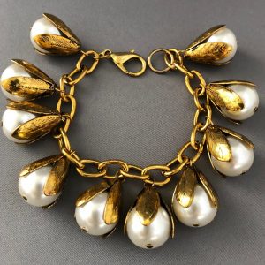 Tulip Drops Pearls Bracelet