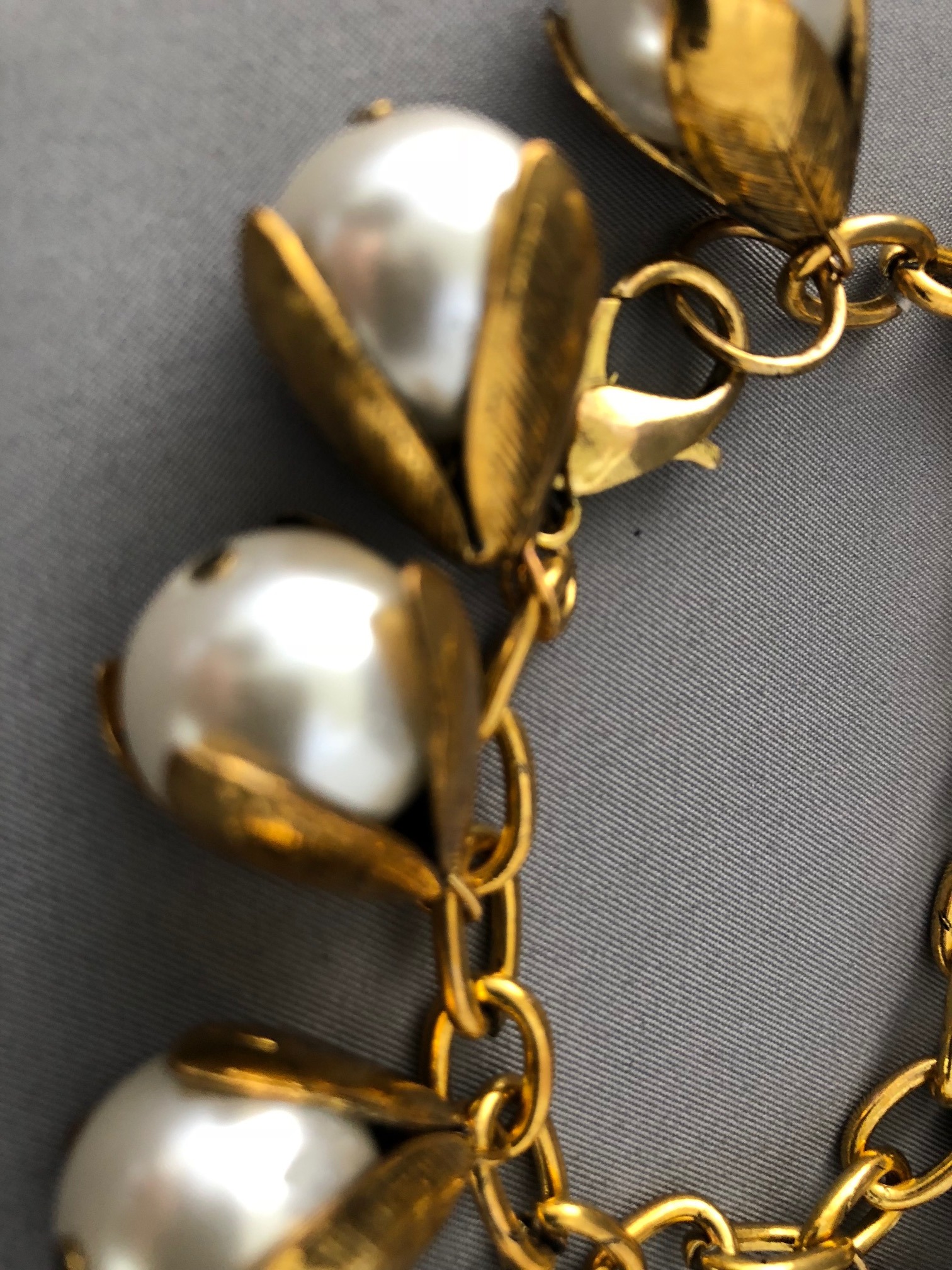 Tulip Drops Pearls Bracelet