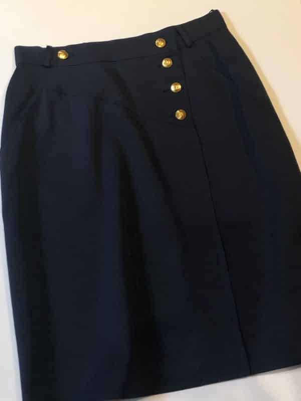 CHANEL Mademoiselle Vintage Skirt CC Logo Buttons Navy  1980s - Image 7