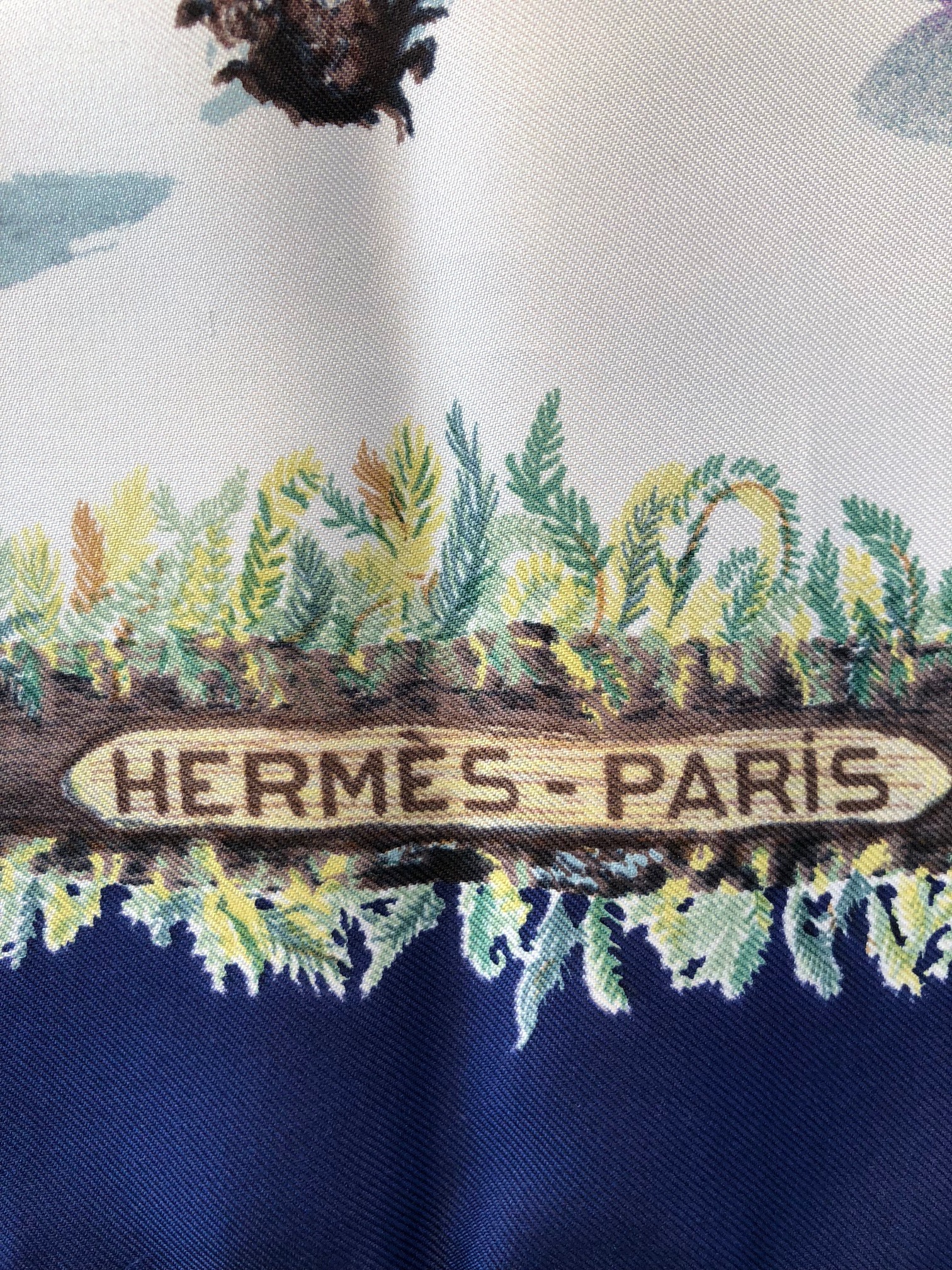 HERMÈS Paris Silk Scarf Champignons Mushrooms By Françoise de la Perrière 1986 - Image 8