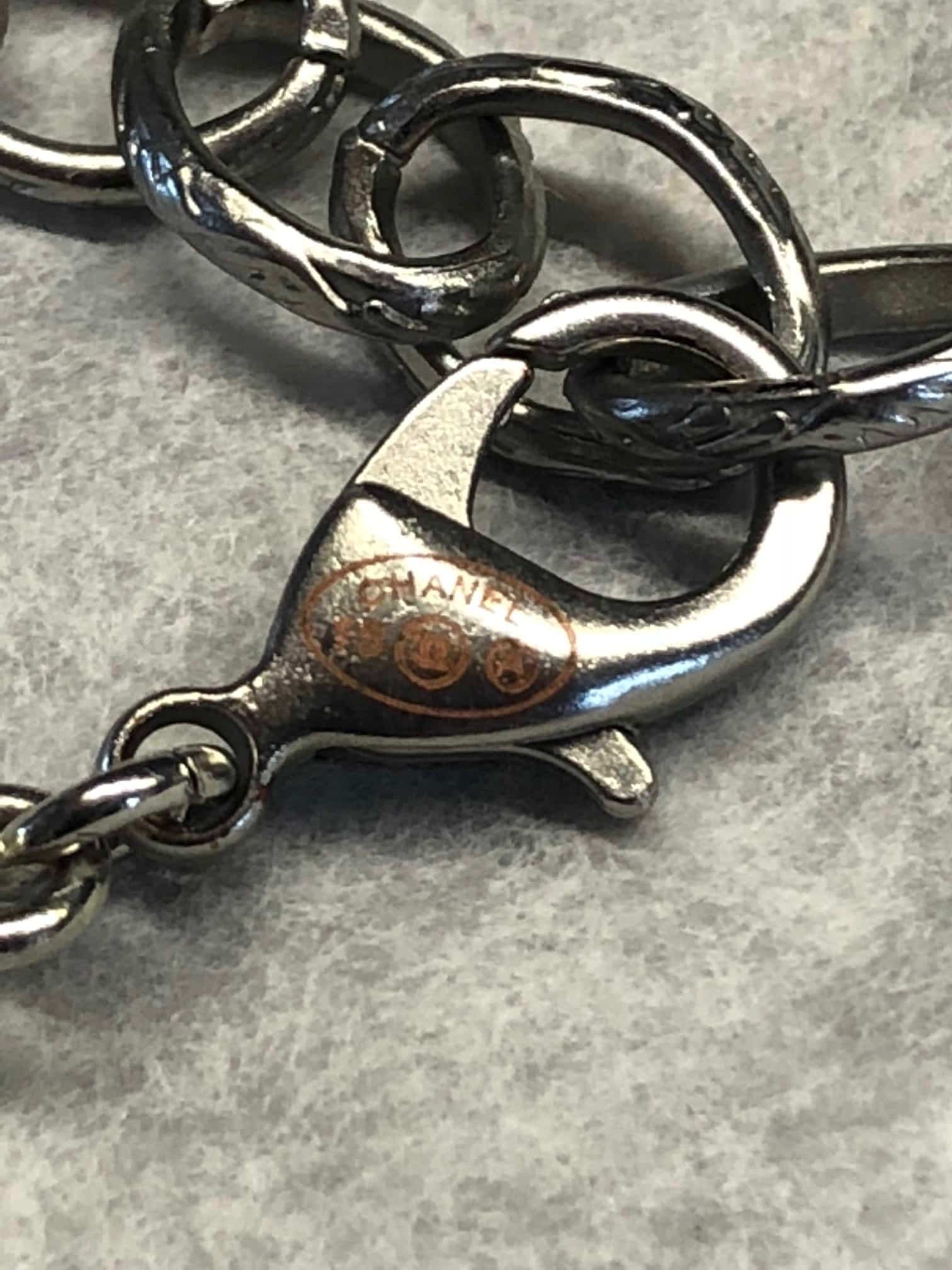 CHANEL Interlocking CC Pearl Necklace Crystal Spiral - Image 8