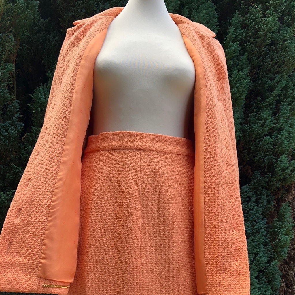 CHANEL Suit Tweed Bouclé Vintage Circa 1981 - Image 11