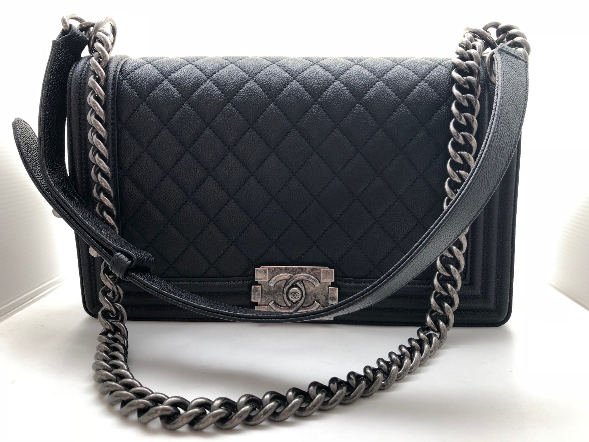 CHANEL Boy Bag