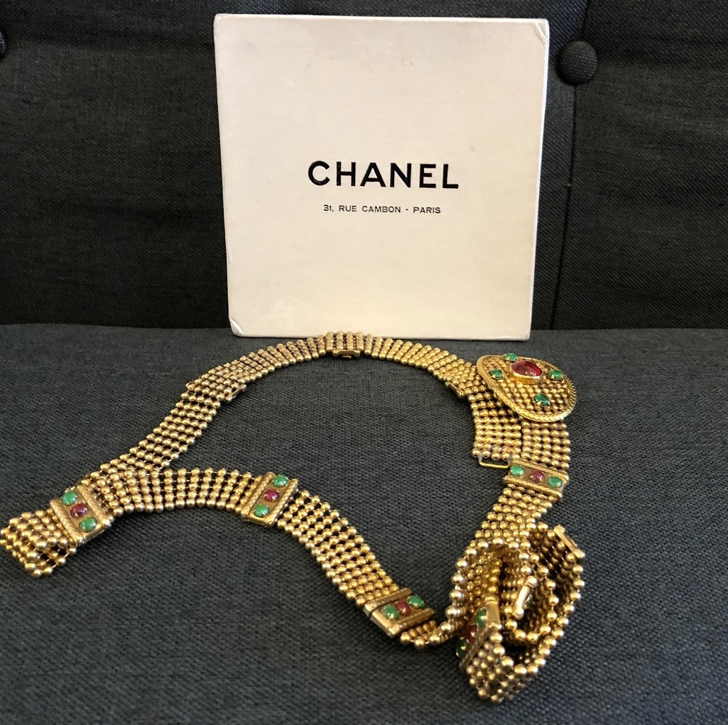 CHANEL Belt 70s Gold Gripoix Medaillon - Image 4
