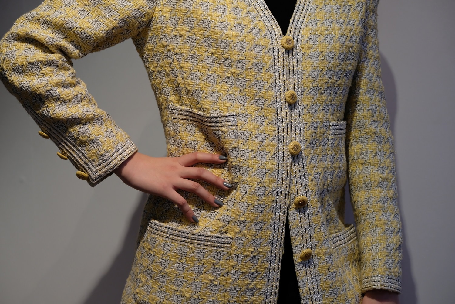 CHANEL Jacket Vintage Tweed Trimmed Jewel Buttons - Image 3
