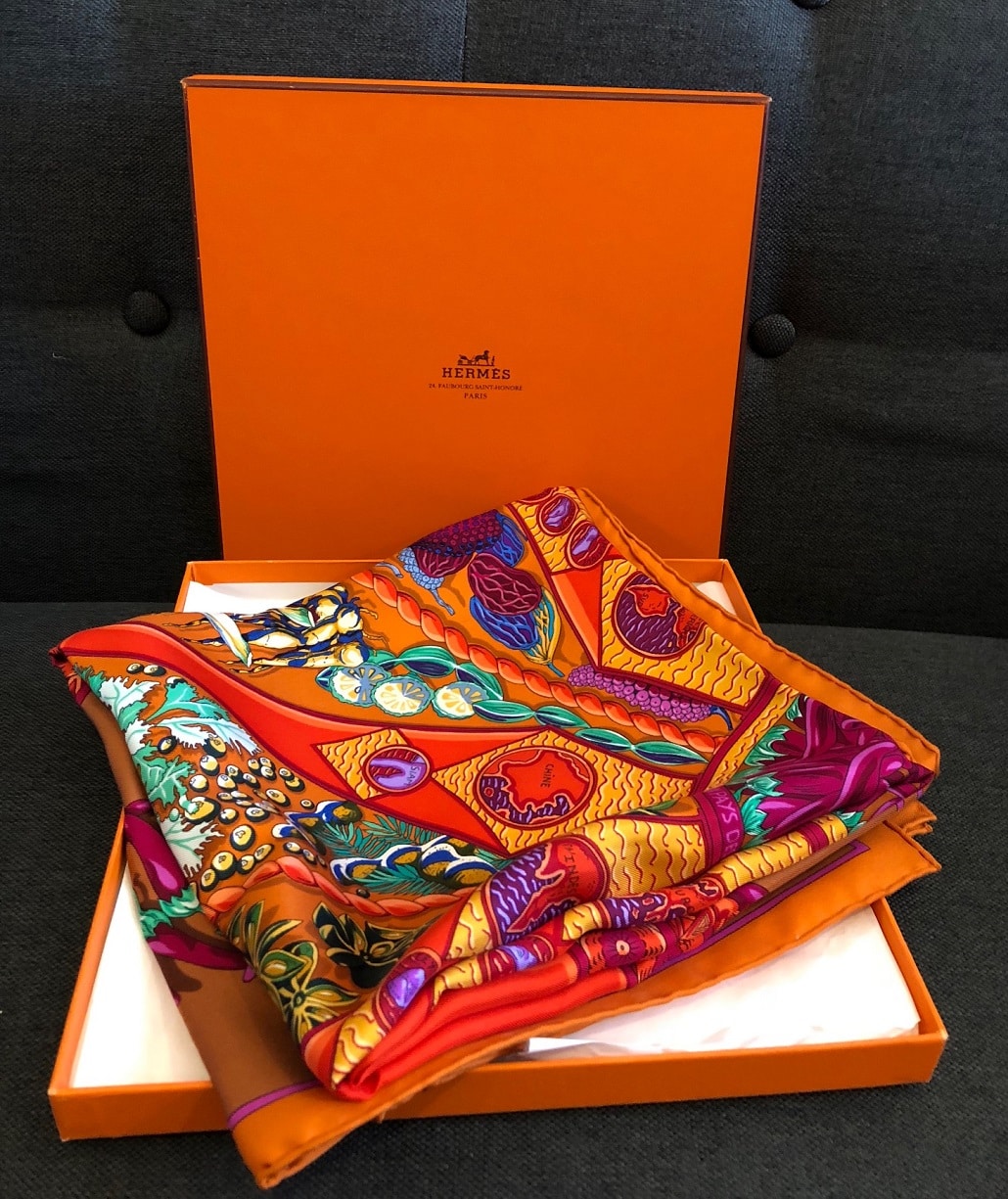HERMES Aux Pays Des Epices Silk Scarf As New