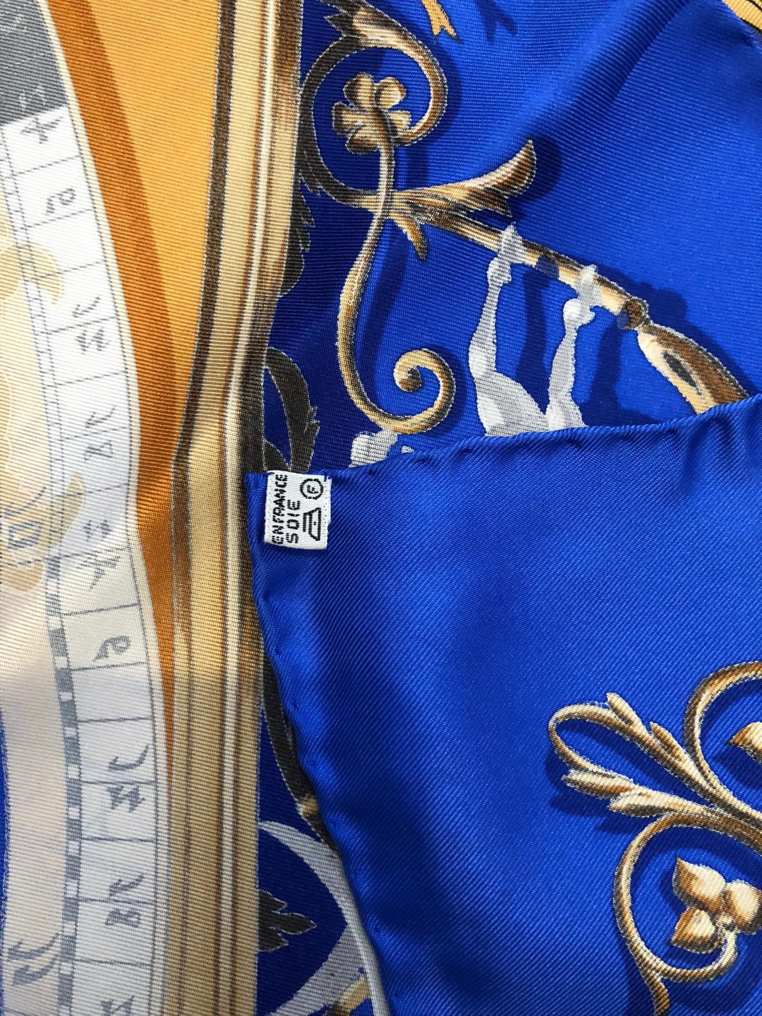 HERMES Dies et Hore - Astrologie Silk Scarf As New - Image 6