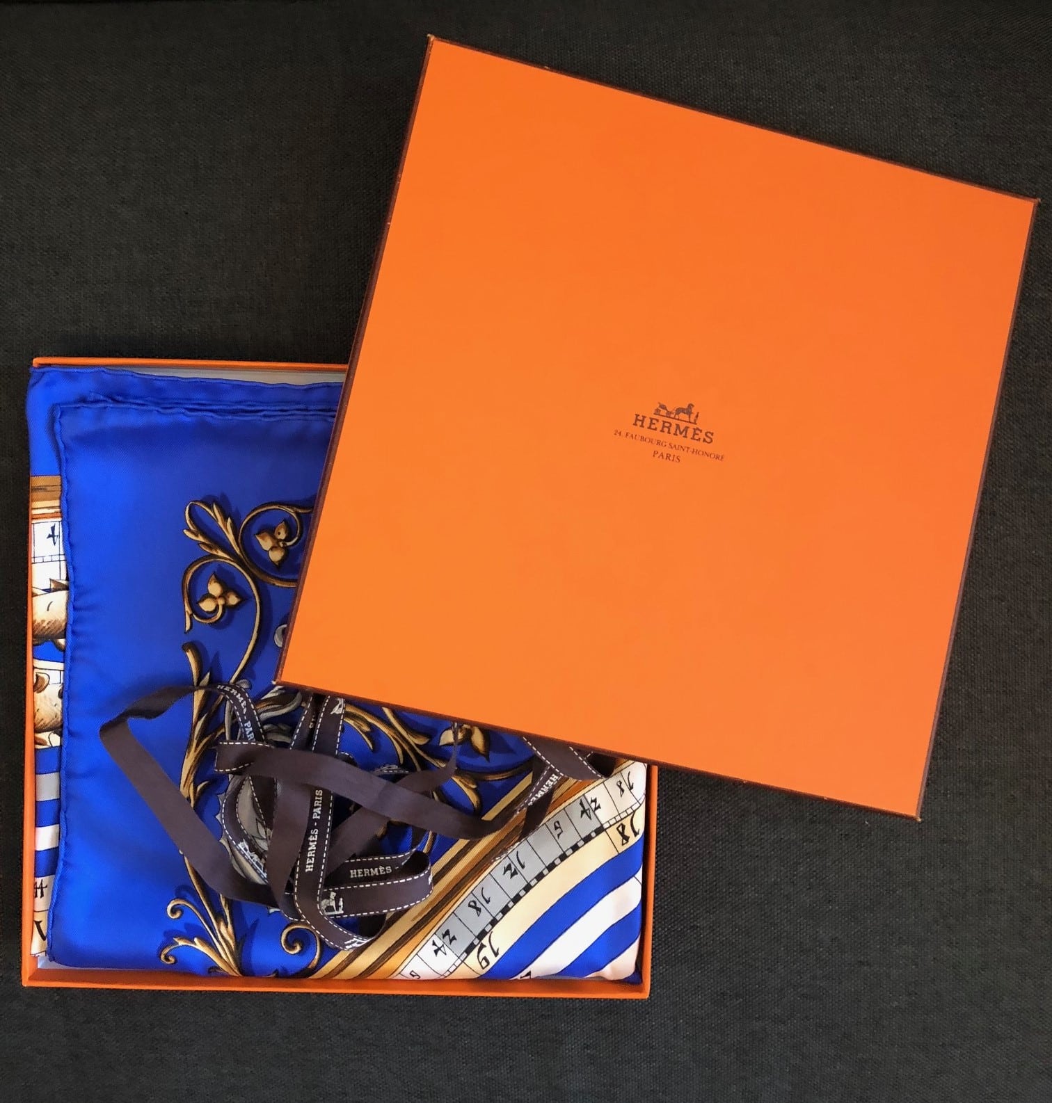 HERMES Dies et Hore - Astrologie Silk Scarf As New - Image 2