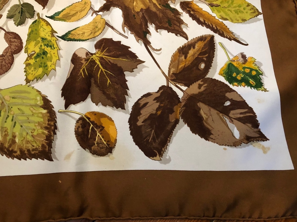 HERMES Feuilles d’Automne Silk Scarf - Image 10