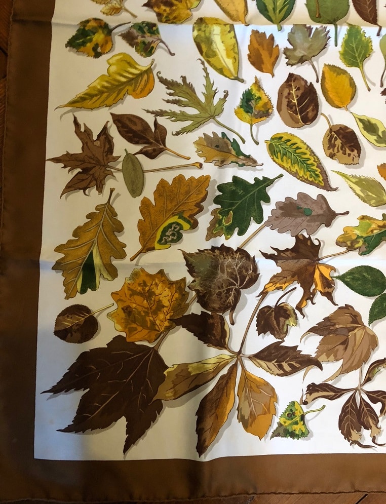HERMES Feuilles d’Automne Silk Scarf - Image 8