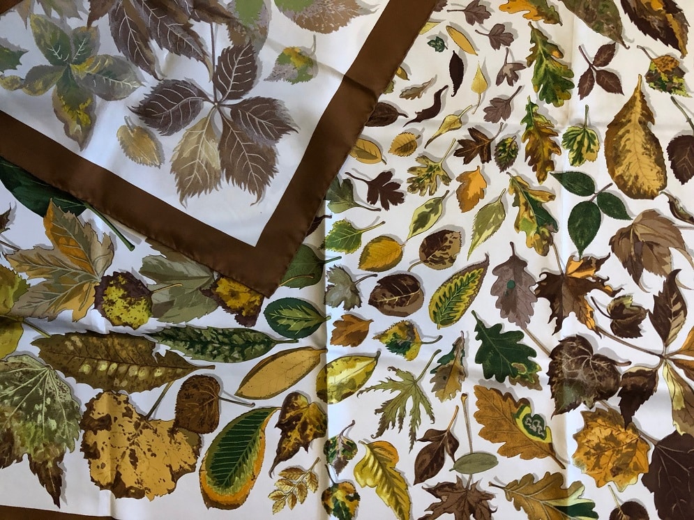 HERMES Feuilles d’Automne Silk Scarf - Image 7