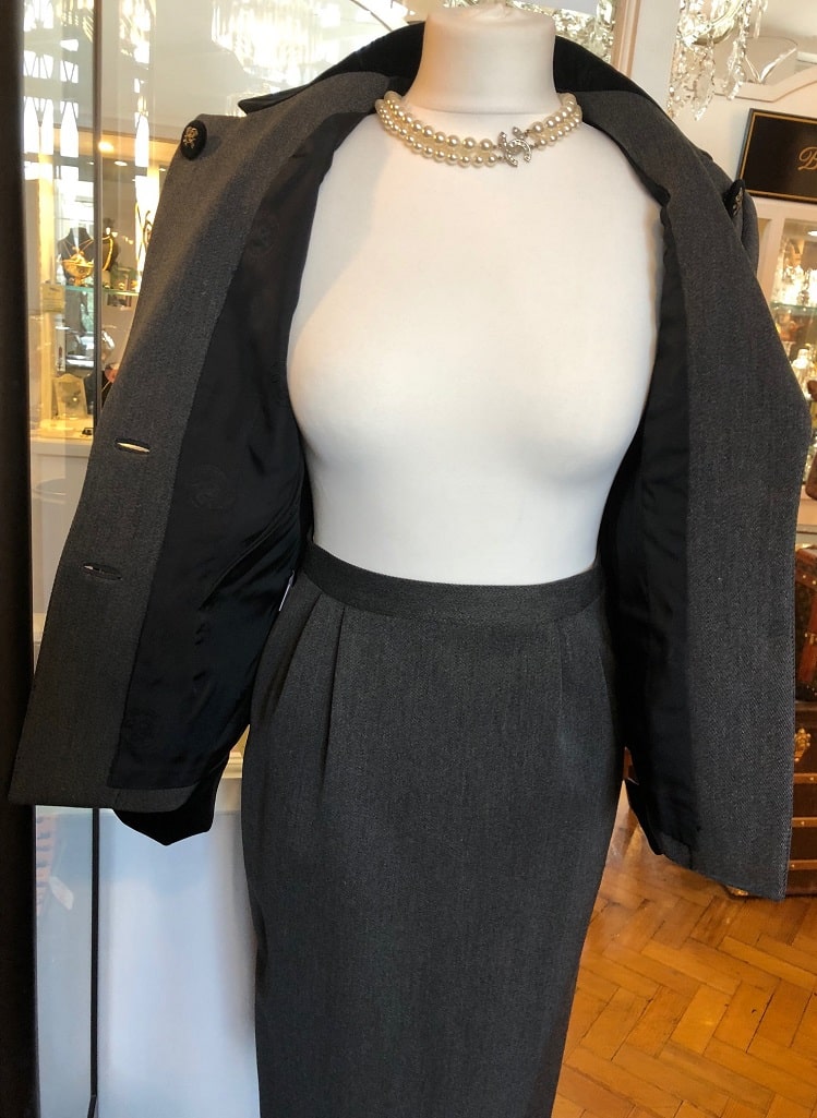 HERMES Suit Pencil Skirt Fitted Jacket Hunting Horn Buttons Rare - Image 9