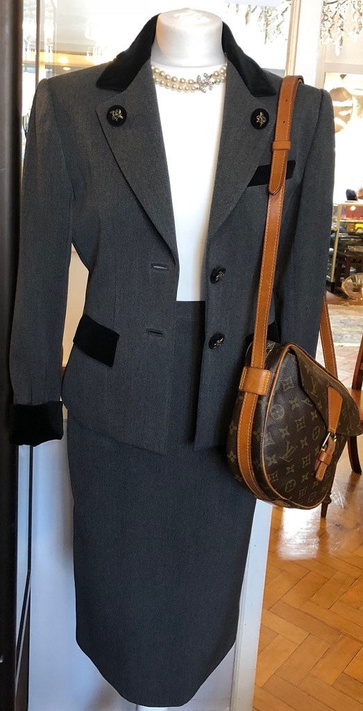 HERMES Suit Pencil Skirt Fitted Jacket Hunting Horn Buttons Rare - Image 4