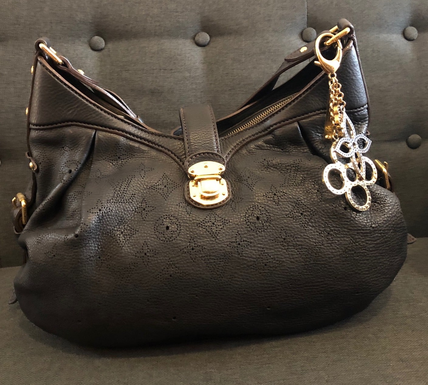 LOUIS VUITTON Monogram Mahina Shoulder Bag Black - Image 3