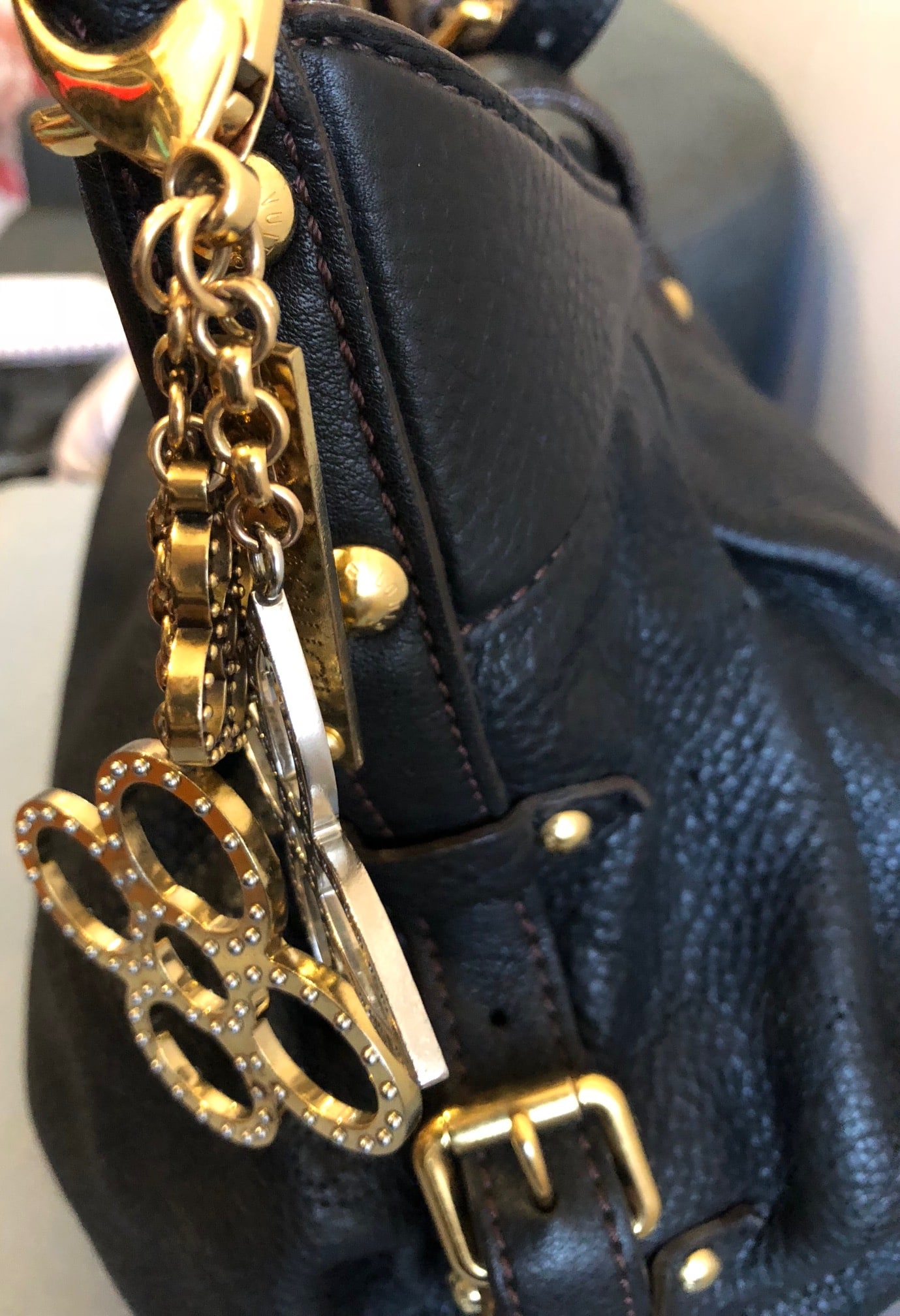 LOUIS VUITTON Monogram Mahina Shoulder Bag Black - Image 12