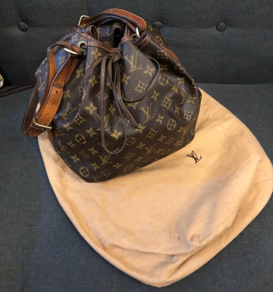 LOUIS VUITTON Noé Crossbody Bag - Image 11