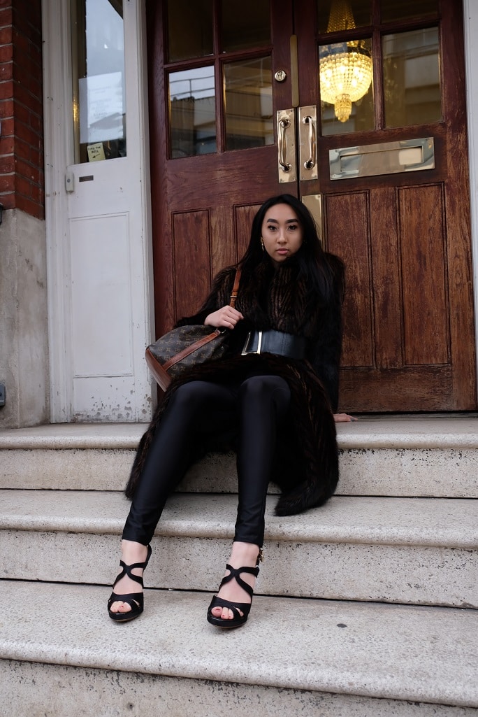 LOUIS VUITTON Noé Crossbody Bag - Image 2