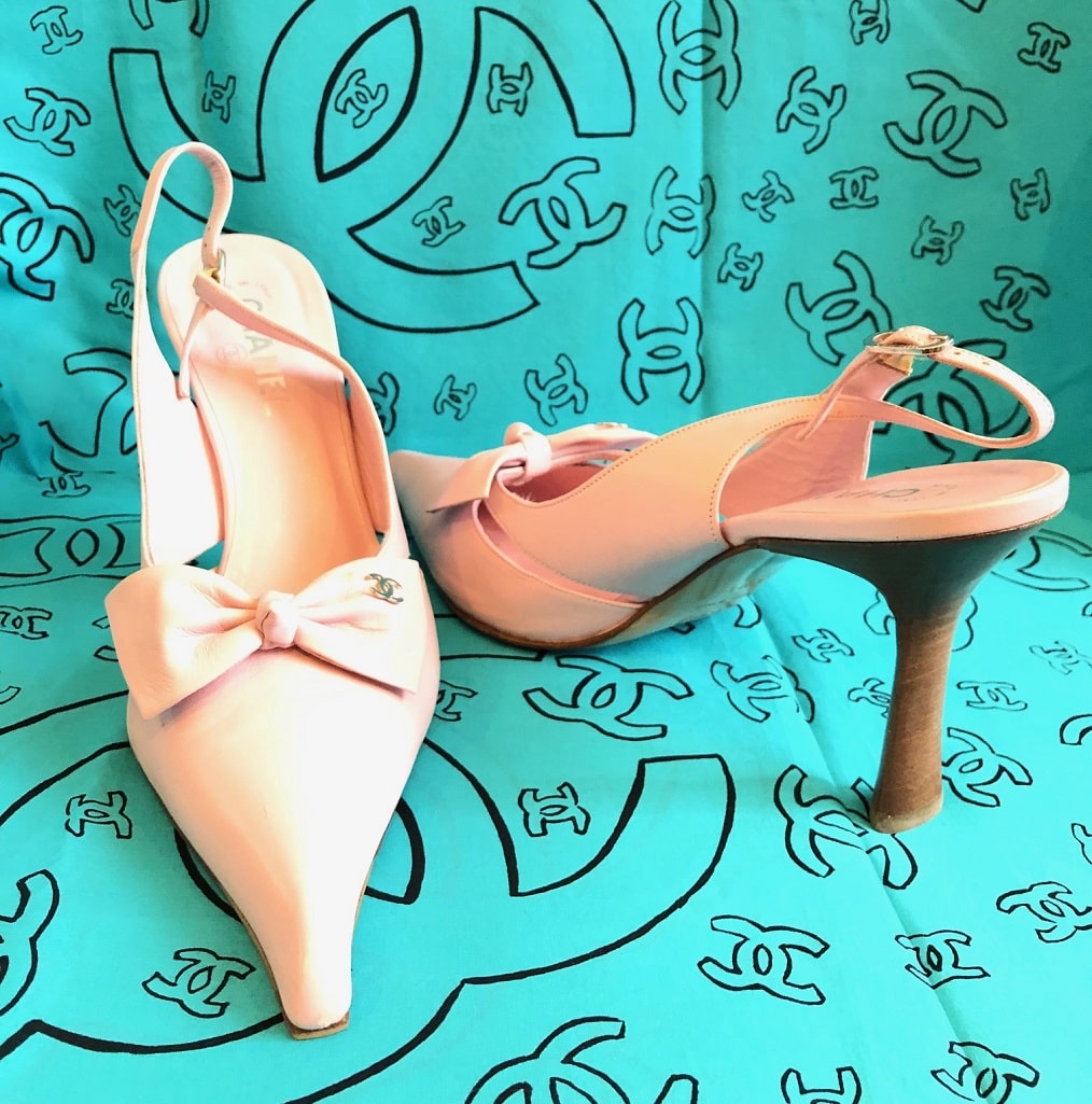 CHANEL Pale Pink Leather Slings Classic CC Logo Bow Heels Shoes Mules - Image 4