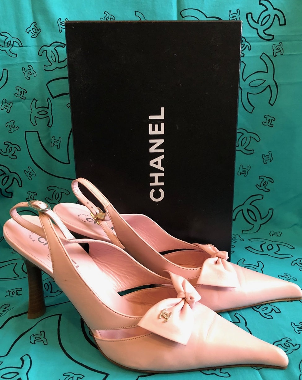 CHANEL Pale Pink Leather Slings Classic CC Logo Bow Heels Shoes Mules - Image 2