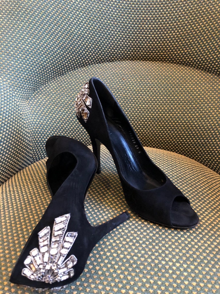 Gucci Black Suede Embellished Jewels Peep Toe Stiletto - Image 3