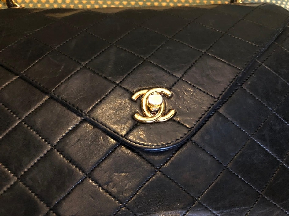 CHANEL Timeless V-Stitch Double Chain Shoulder Bag VERY RARE - Image 8