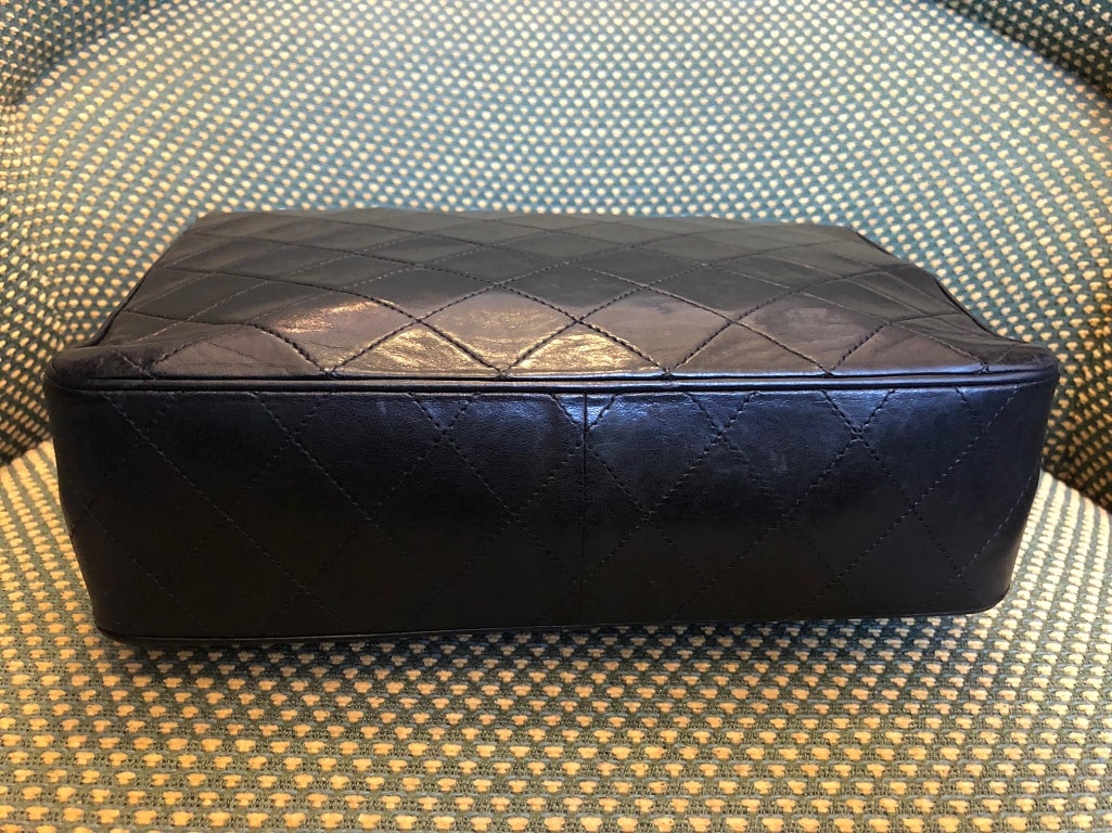 CHANEL Timeless V-Stitch Double Chain Shoulder Bag VERY RARE - Image 9