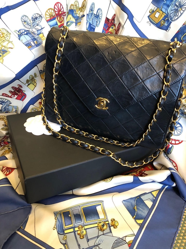 CHANEL Timeless V-Stitch Double Chain Shoulder Bag VERY RARE - Image 2