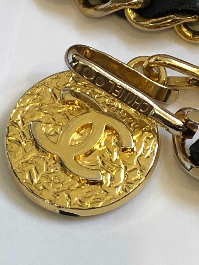 CHANEL Vintage Logo Pendant Chain interlaced Black Leather Belt 1982 - Image 7