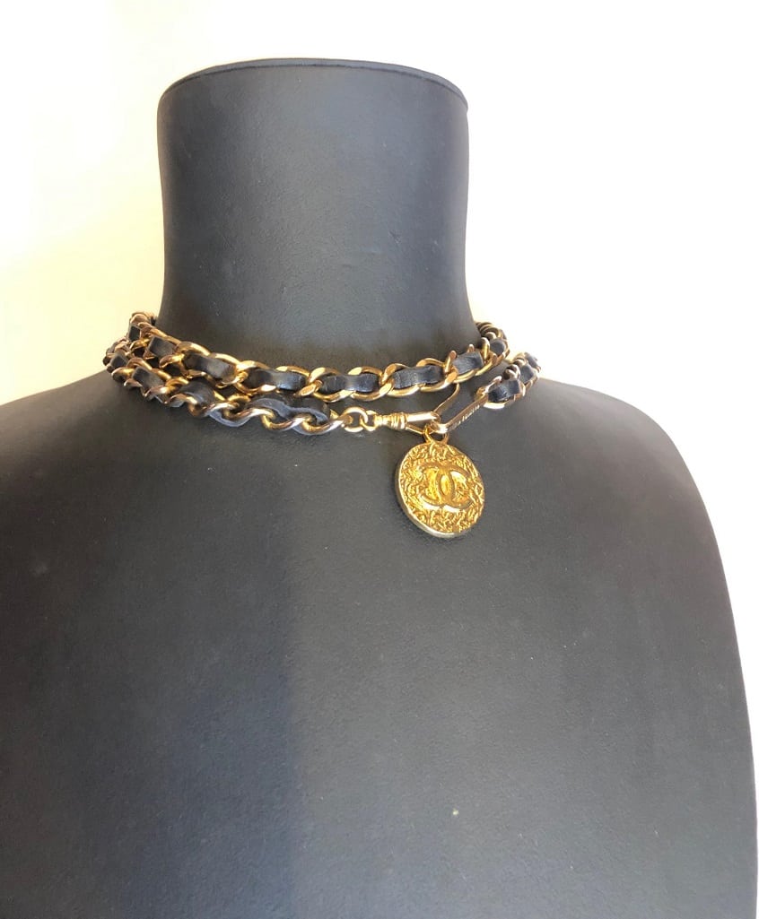 CHANEL Vintage Logo Pendant Chain interlaced Black Leather Belt 1982 - Image 4