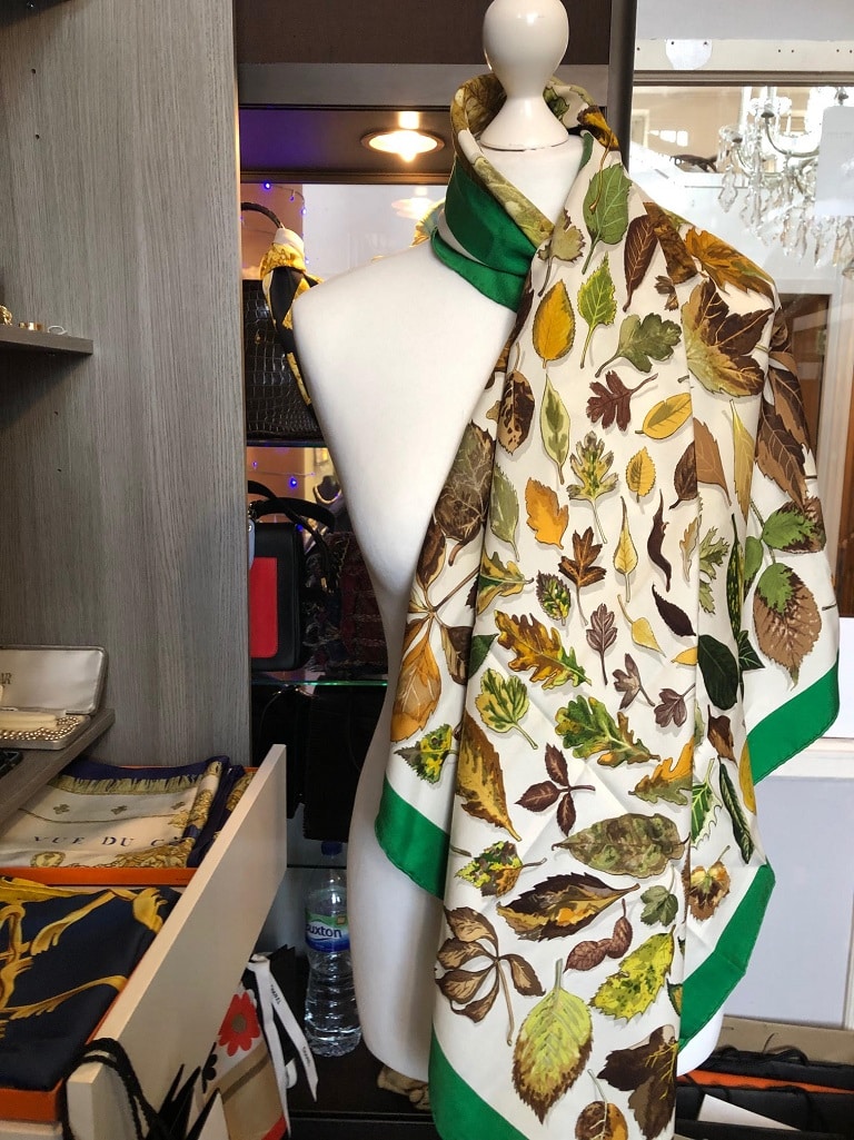 HERMES Scarf Leaves Feuilles d'Automne Tourbillons Vintage