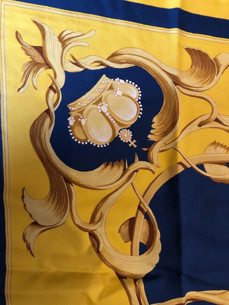 HERMÈS Rare Crowns Couronnes Silk Scarf in Gold and Royal Blue Circa 1969 W/Box - Image 6