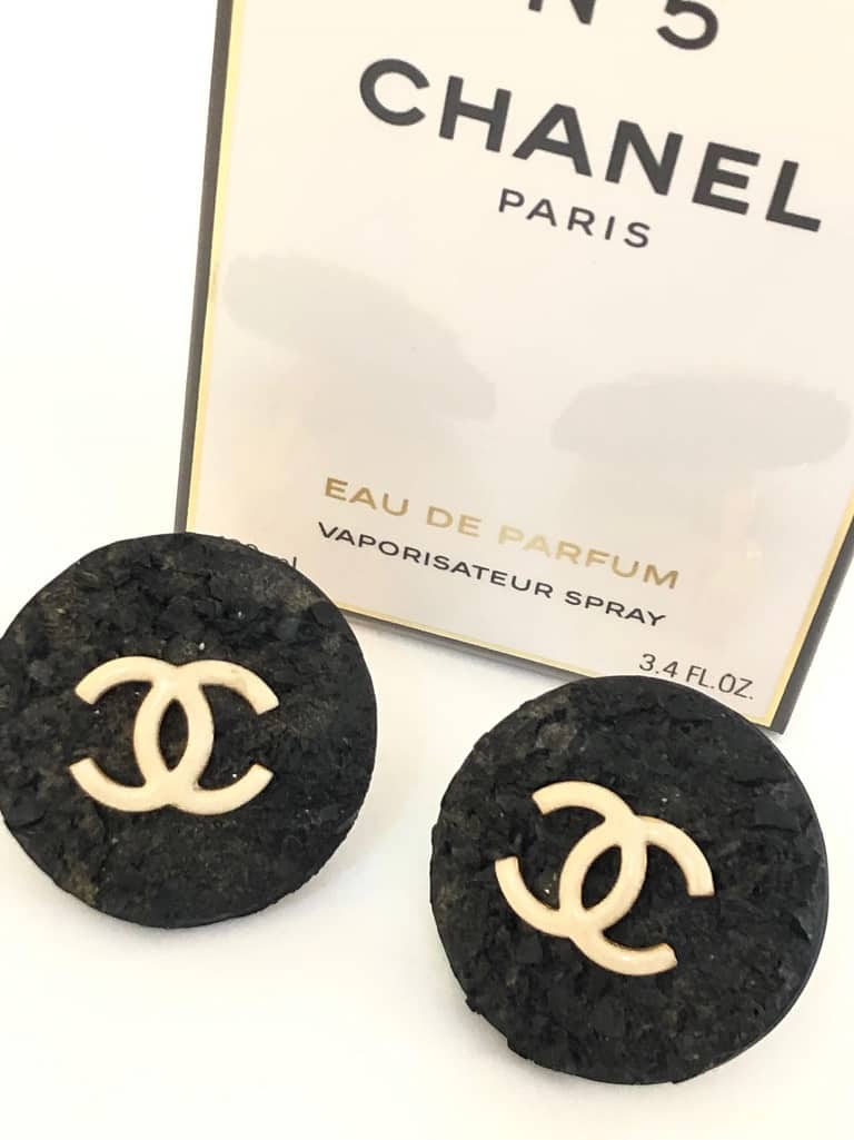 Chanel 1993 CC Logo Large Button Earrings Black Bakelite - Image 2