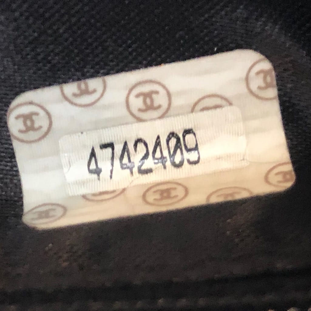 CHANEL Black Lambskin Leather Strap Shoulder Bag - Image 9