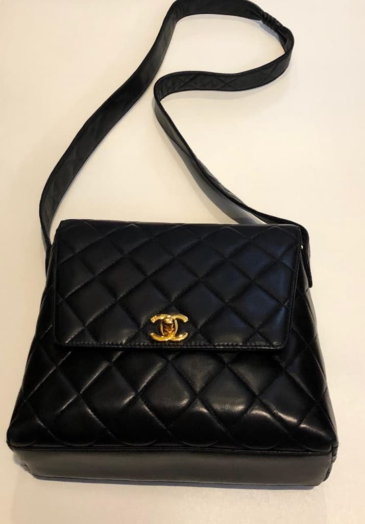 CHANEL Black Lambskin Leather Strap Shoulder Bag - Image 4