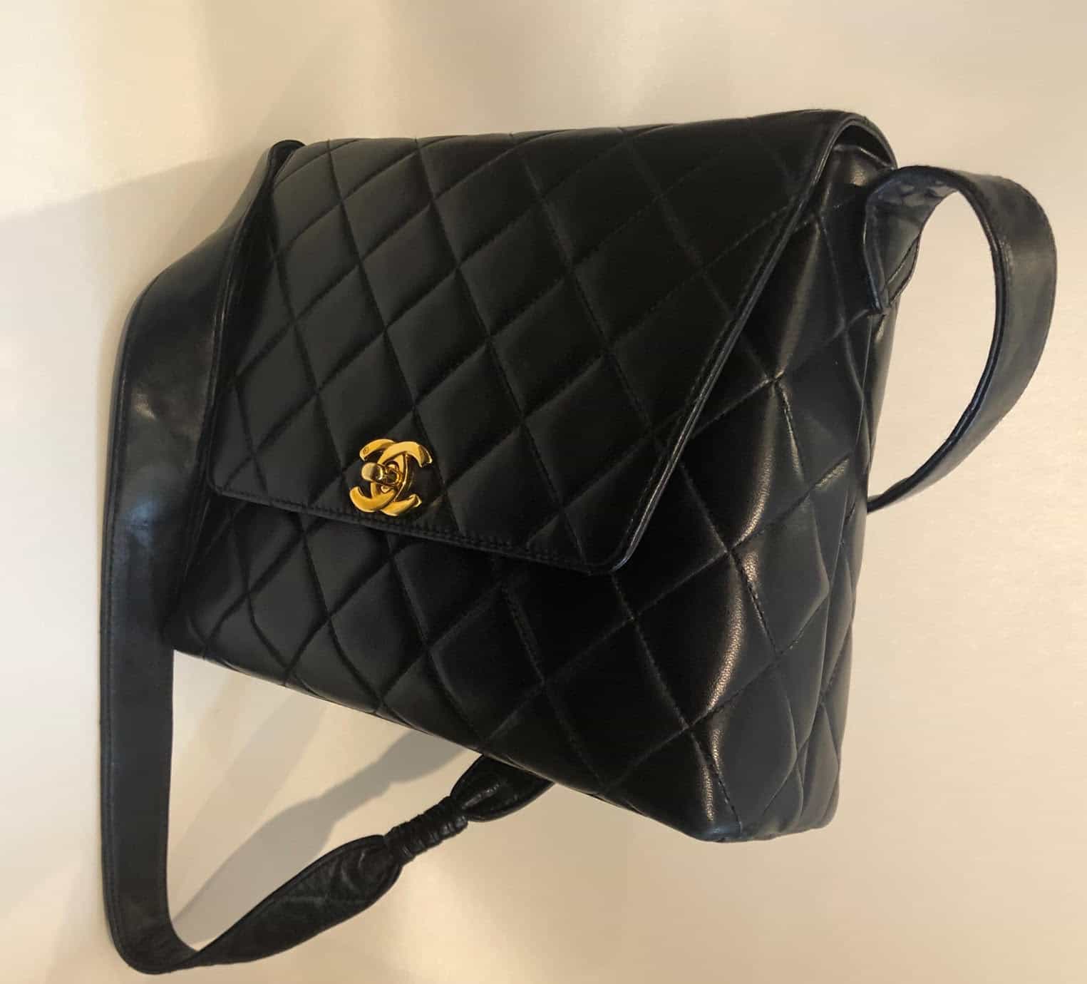 CHANEL Black Lambskin Leather Strap Shoulder Bag - Image 2