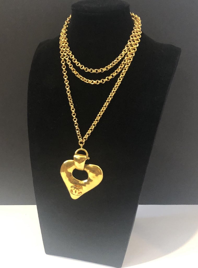 CHANEL Large CC Heart Pendant Chain Necklace 1993 - Image 3