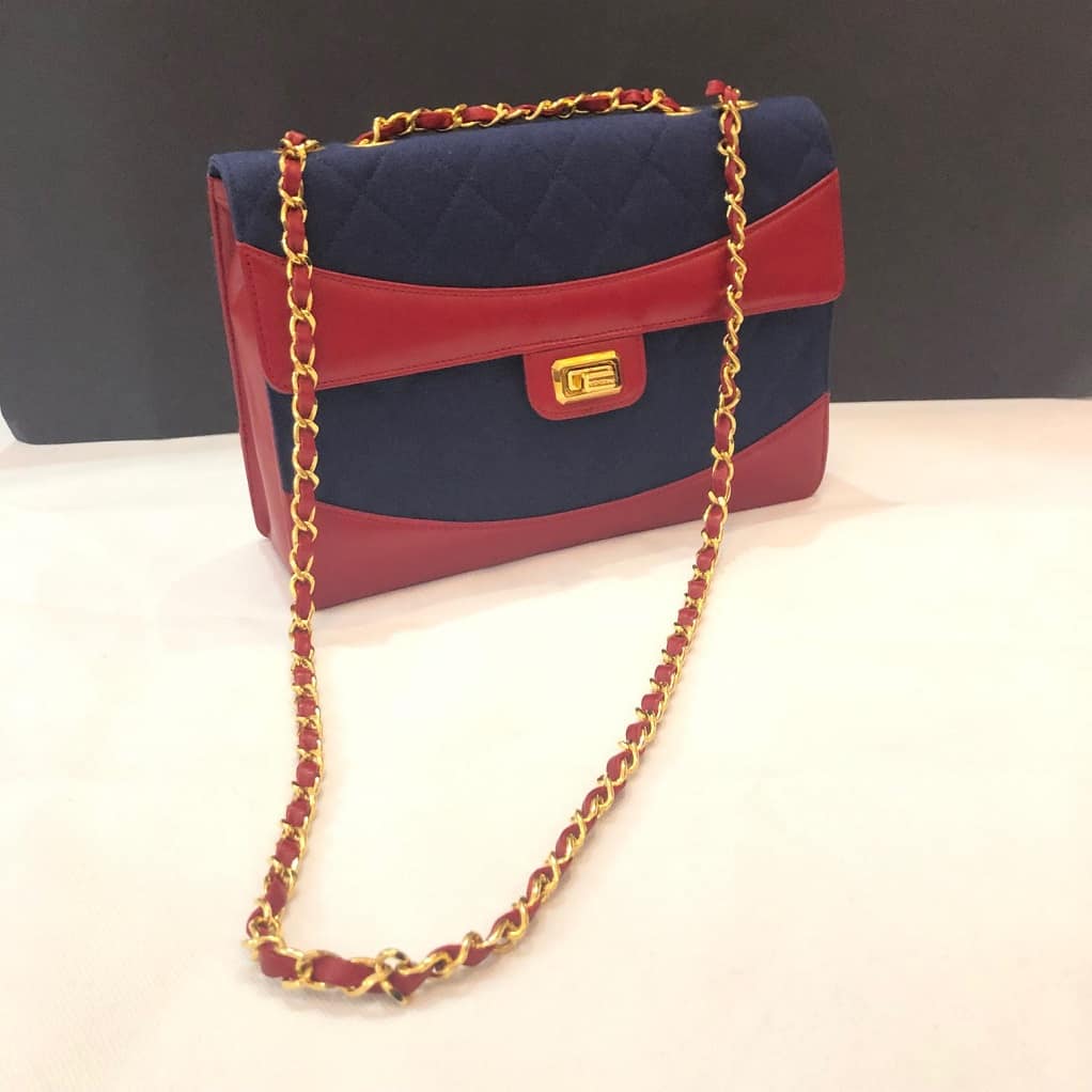CHANEL Bi-Colour Quilted Red Lambskin Navy Blue Denim Shoulder Bag RARE - Image 4