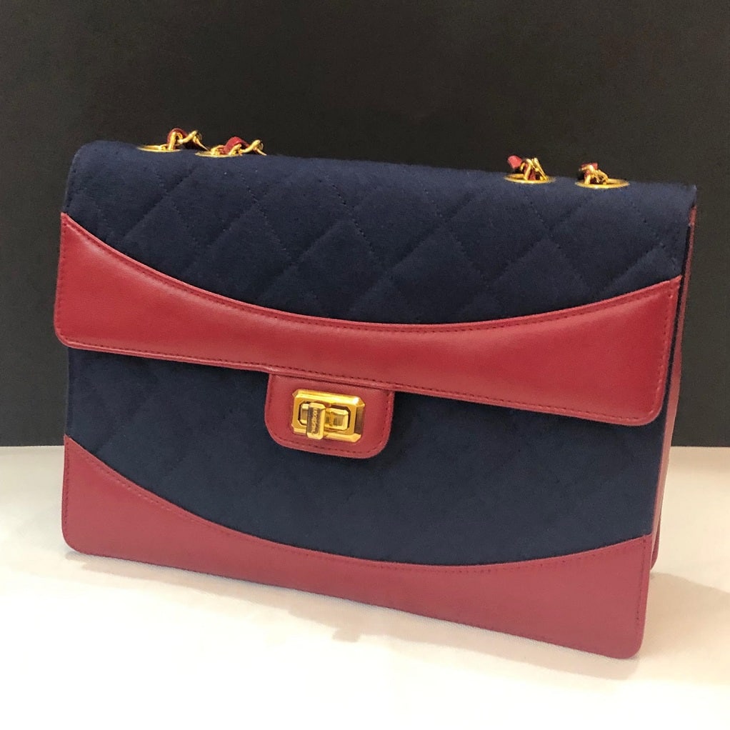 CHANEL Bi-Colour Quilted Red Lambskin Navy Blue Denim Shoulder Bag RARE - Image 2