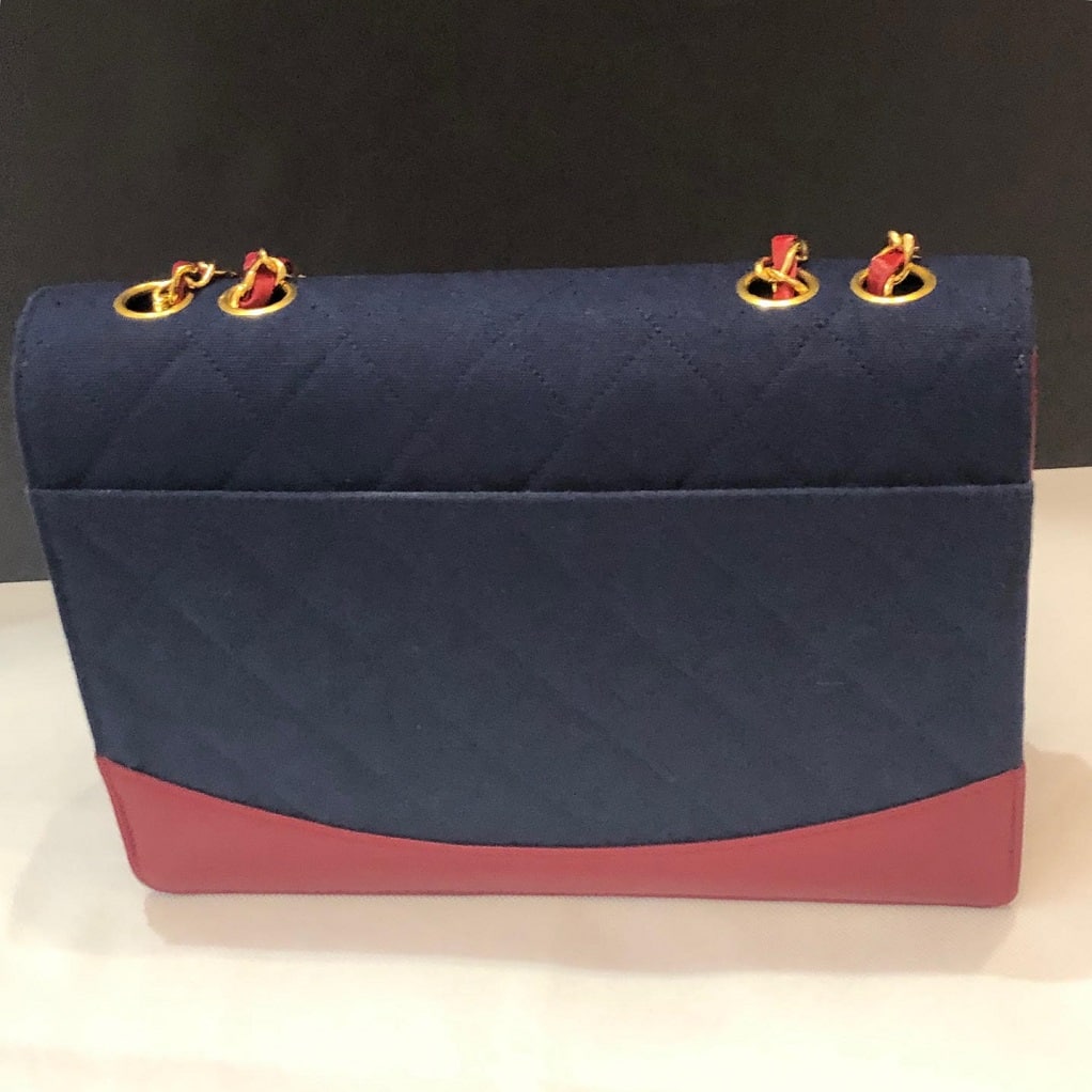 CHANEL Bi-Colour Quilted Red Lambskin Navy Blue Denim Shoulder Bag RARE - Image 8