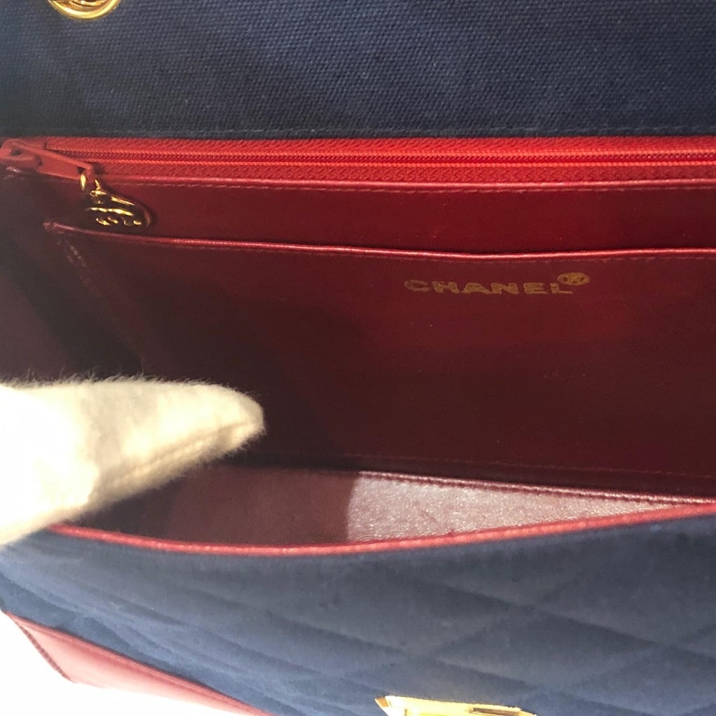 CHANEL Bi-Colour Quilted Red Lambskin Navy Blue Denim Shoulder Bag RARE - Image 10