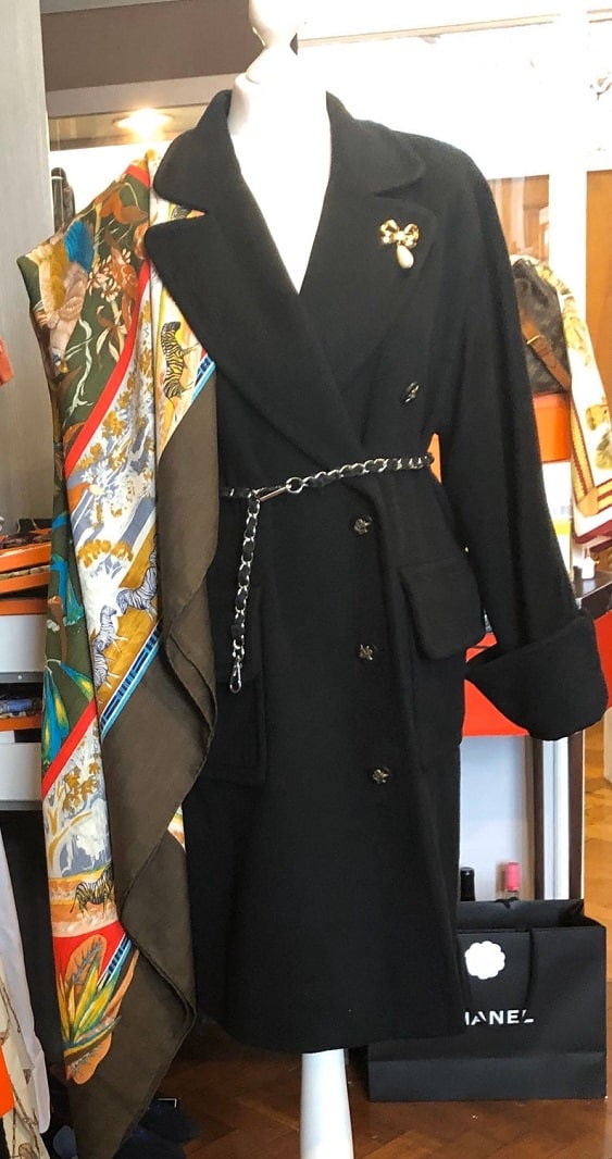 HERMES 1998 Black Cashmere Coat Hunting Horn Buttons - Image 3