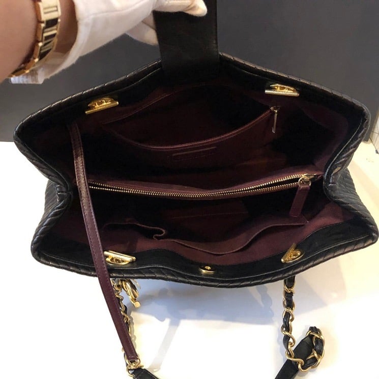 CHANEL Black Chevron CC Logo Shopping Tote Shoulder Handbag Gold Hardware PRISTINE CONDITION - Image 7
