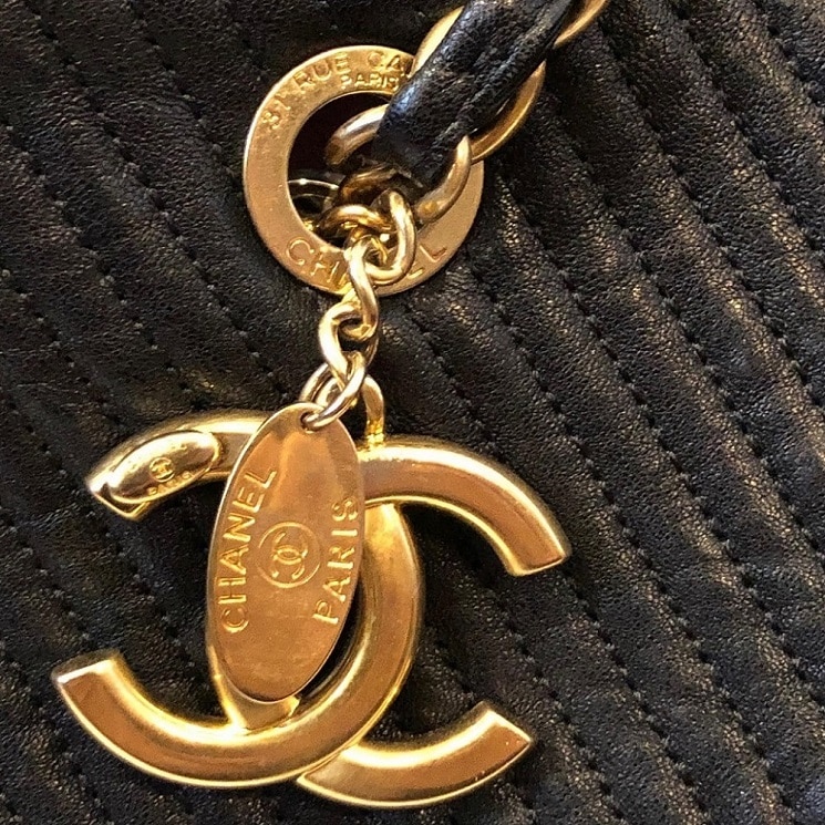 CHANEL Black Chevron CC Logo Shopping Tote Shoulder Handbag Gold Hardware PRISTINE CONDITION - Image 3