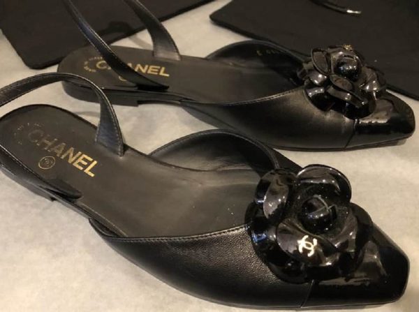 chanel black slingbacks sandals camellia flower black leather and patent shoes