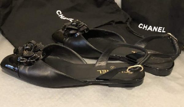 chanel black slingbacks sandals camellia flower black leather and patent shoes