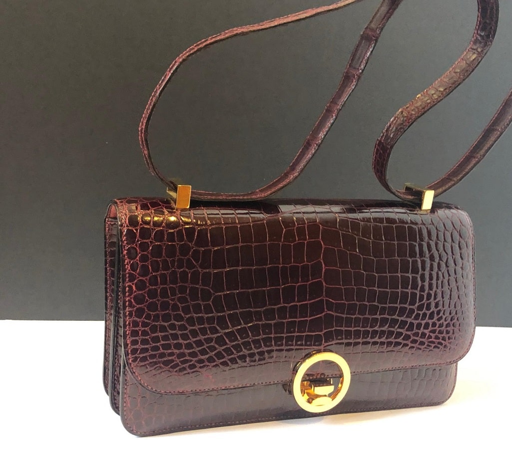 HERMÈS Burgundy Red Crocodile Vintage Bag Round Gold Clasp - Image 2