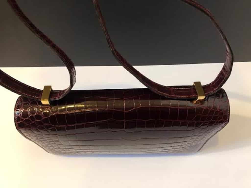HERMÈS Burgundy Red Crocodile Vintage Bag Round Gold Clasp - Image 10