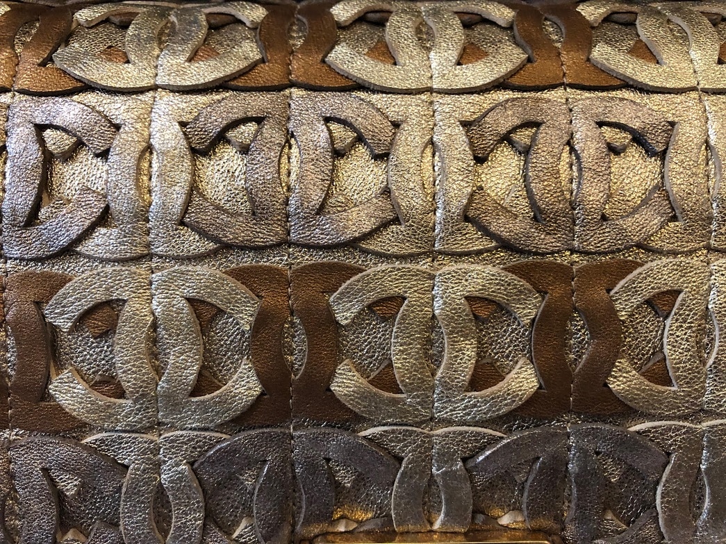 CHANEL Limited Edition Gold CC Cut-Out Boy Bag 2014-2015 - Image 7