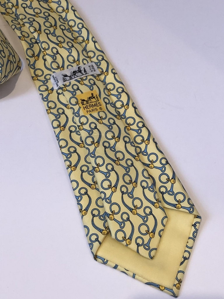 HERMÈS Tie Duck's Head Chain Motif Yellow Blue - Image 4