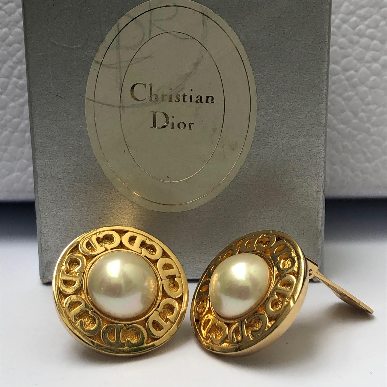 CHRISTIAN DIOR Vintage CD Round Pearl Gold Tone Clip-On Earrings 1980s - Image 3